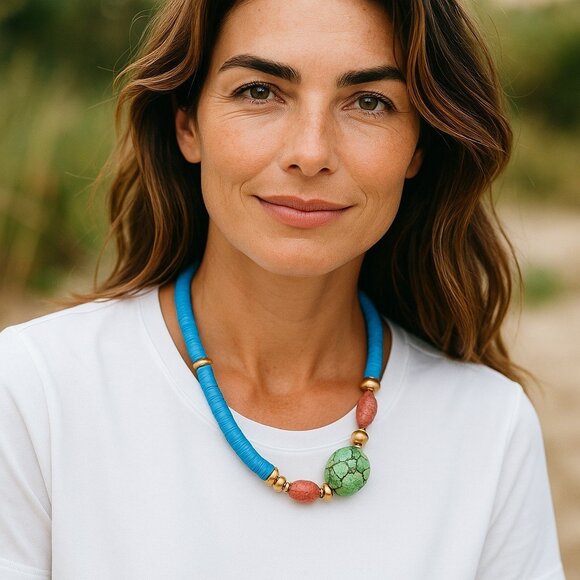 Blue/Coral/Green beaded choker - Picture 2 of 6